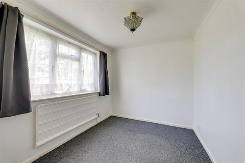 2 bedroom apartment to rent, St. Lawrence Avenue, Gaisford, Worthing, BN14