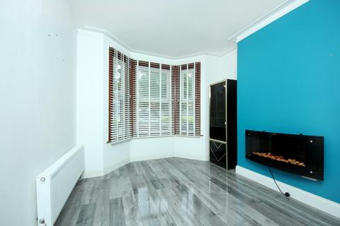 29 Belsize Avenue, London, W13 9TF