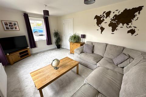 3 bedroom end of terrace house for sale, Gainey Gardens, Chippenham