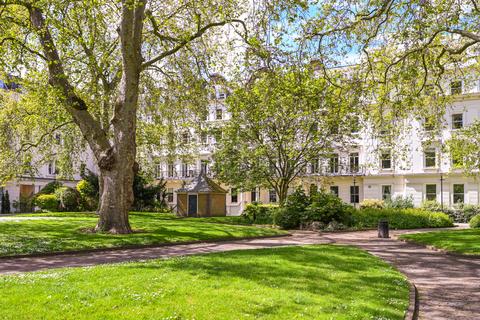 1 bedroom flat for sale, Hartington House, Drummond Gate, London, SW1V