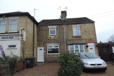3 bedroom terraced house to rent, Huntly Road, Woodston, Peterborough.