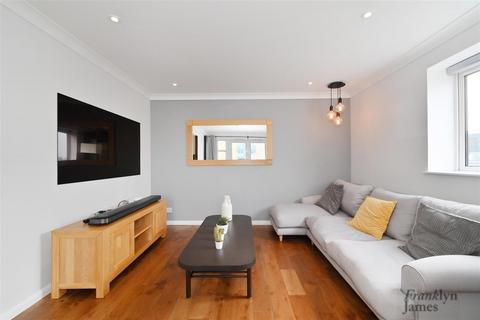 2 bedroom apartment to rent, Campania Building, Jardine Road, E1W