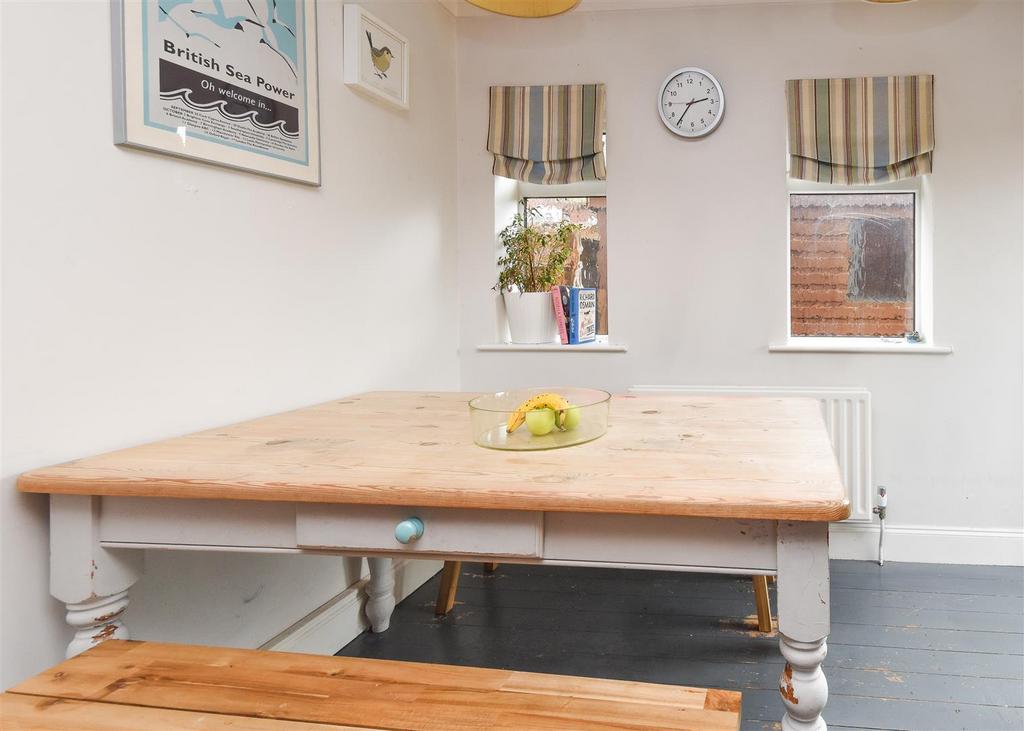 26 Redhill Avenue - Kitchen Diner.jpg