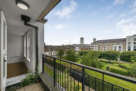 3 bedroom flat for sale, Greensward House, Imperial Wharf SW6