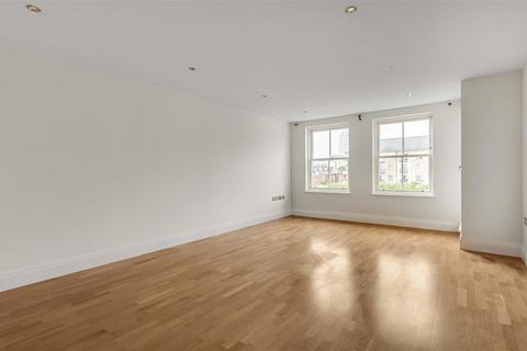 3 bedroom flat for sale, Greensward House, Imperial Wharf SW6