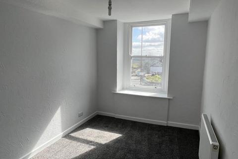 2 bedroom flat to rent, Well Street, Great Torrington, Devon