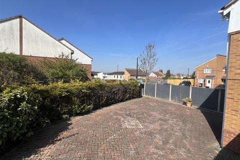 32 Gerrard Close, Bristol, BS4 1UH