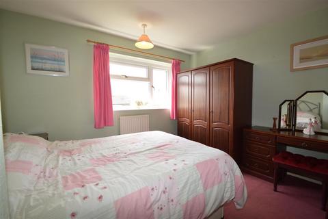 8 Birch Grove, Ruyton Xi Towns, Shrewsbury, SY4 1LH