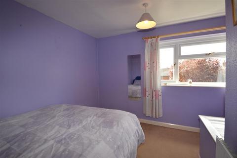 8 Birch Grove, Ruyton Xi Towns, Shrewsbury, SY4 1LH