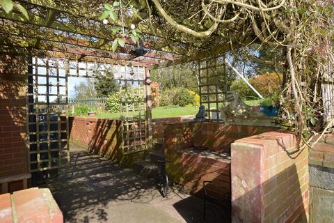8 Birch Grove, Ruyton Xi Towns, Shrewsbury, SY4 1LH