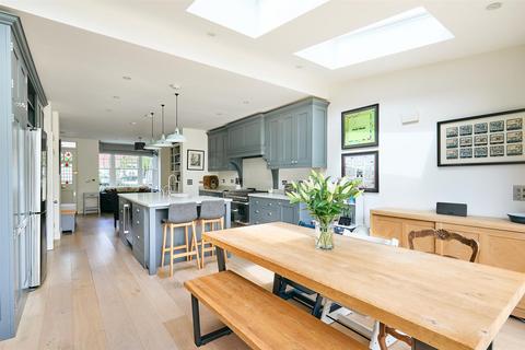 48 Riverview Grove, London, W4 3QP