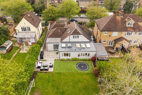 4 bedroom detached bungalow for sale, London Road, Buntingford, SG9 9JN