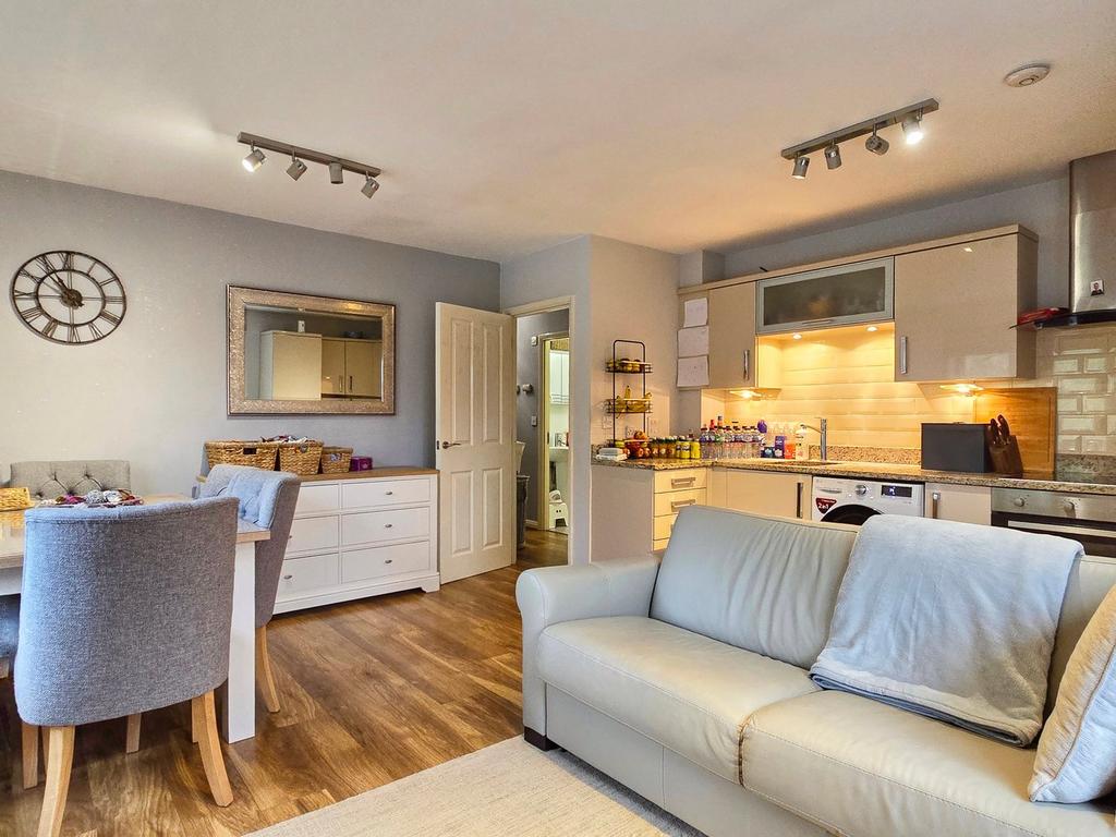 Folders Gate, Ampthill, Bedfordshire, MK45 2 bed flat for sale £240,000