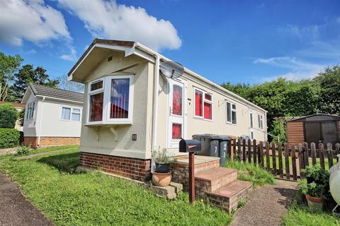 1 bedroom detached bungalow for sale, Ashleigh Park, Ware SG11