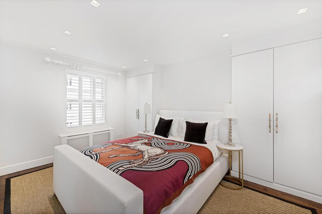 37 Lower Belgrave Street Lo-15.jpg