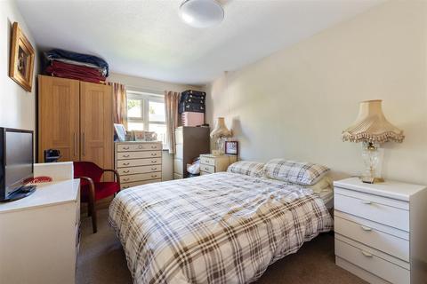 1 bedroom apartment for sale, Nightingale Lane, Wanstead