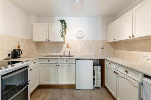 1 bedroom apartment for sale, Nightingale Lane, Wanstead