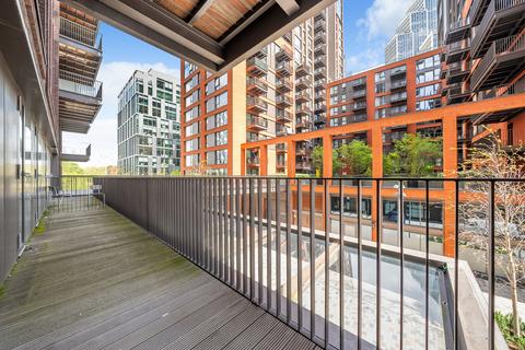 2 bedroom apartment for sale, Viaduct Gardens, Nine Elms, SW11