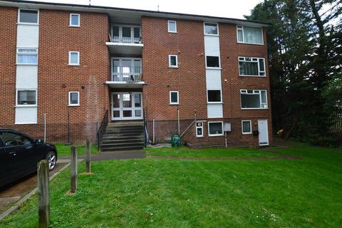 2 bedroom apartment to rent, Sandringham Court, Slough, Slough
