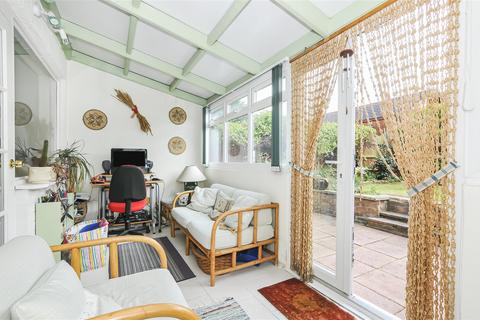 24 Greenacre, Windsor, SL4 5LW