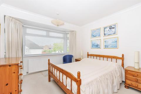 24 Greenacre, Windsor, SL4 5LW