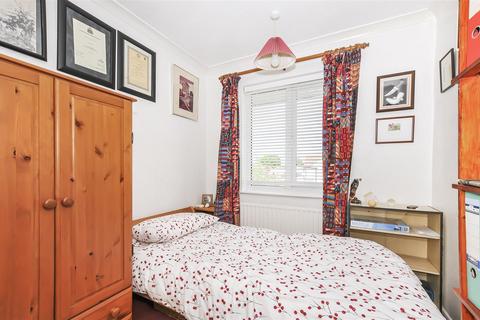 24 Greenacre, Windsor, SL4 5LW