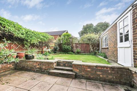24 Greenacre, Windsor, SL4 5LW