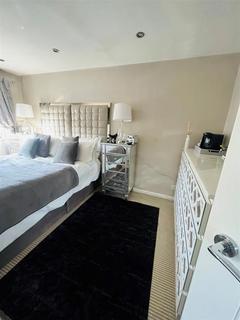 3 bedroom semi-detached house for sale, Pattishall Close, Manchester, M4 7DU