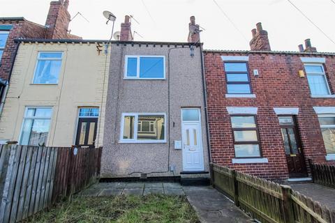 3 bedroom terraced house to rent, Oakes Street, Wakefield WF2