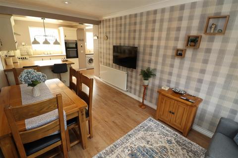 3 bedroom end of terrace house for sale, Foxglove Close, Rushden NN10