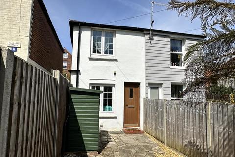 2 bedroom semi-detached house for sale, Moorgreen Road, Cowes