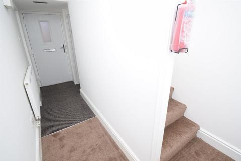 1 bedroom flat to rent, Wentworth Terrace, Wakefield WF1