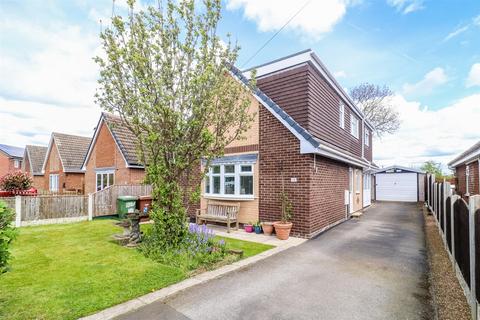 3 bedroom detached bungalow for sale, Elmwood Avenue, Wakefield WF2