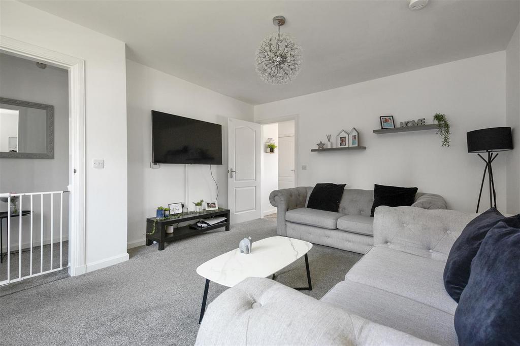 167 Rumblingwell, Dunfermline, KY12 9AR 3 bed terraced house for sale