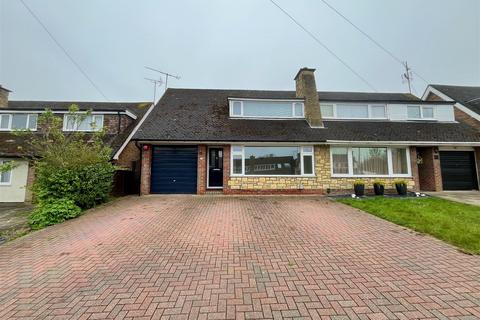 3 bedroom semi-detached house for sale, Howard Place, Dunstable