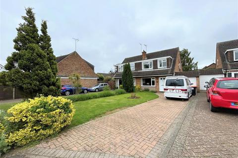 3 bedroom semi-detached house for sale, Meadow Road, Toddington