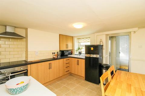 10 Ledger Lane, Lofthouse, Wakefield, WF3 3NG