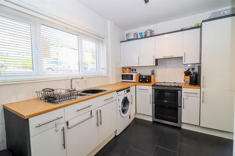 2 bedroom house for sale, Wharncliffe Road, Wakefield WF2