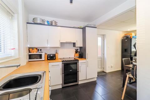 141 Wharncliffe Road, Wakefield, WF2 7QA