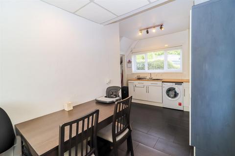 141 Wharncliffe Road, Wakefield, WF2 7QA