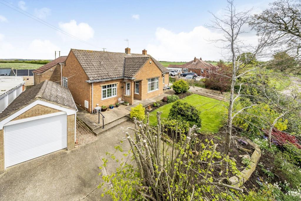 Halton Road, Spilsby 3 bed detached bungalow for sale £300,000