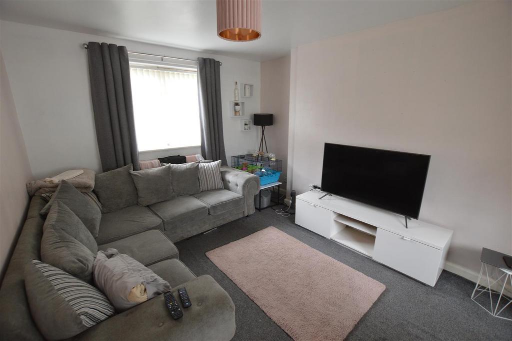 34 Cleveland Road, Catterick Garrison 2 bed terraced house to rent £