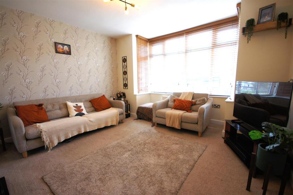 St. Margarets Avenue, Cottingham HU16 3 bed semidetached house for