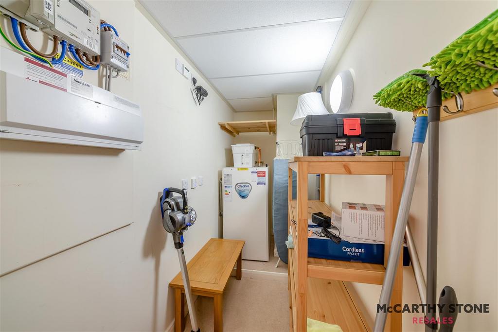 Store/airing Cupboard