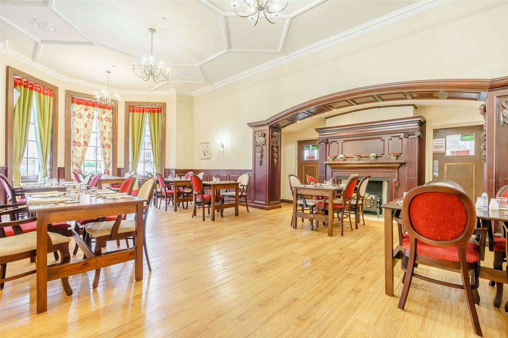 Kenton Lodge - Dining room (2).jpg