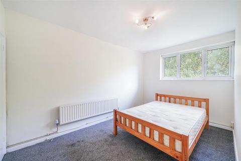 3 bedroom apartment to rent, Bletchley Street, London N1