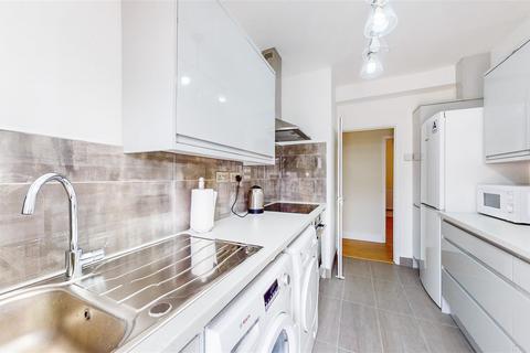 3 bedroom apartment to rent, Canrobert Street, London E2