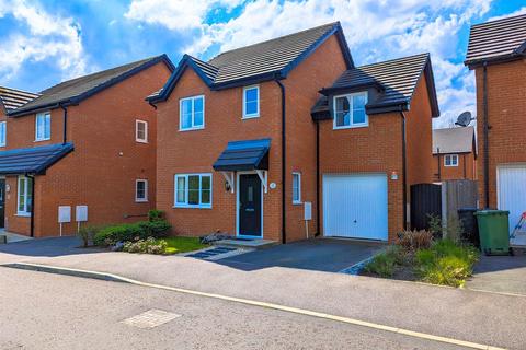 3 bedroom detached house for sale, Brookbank, Leigh