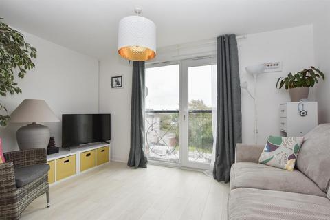 1 bedroom flat for sale, Lovat Mead, St. Leonards-On-Sea