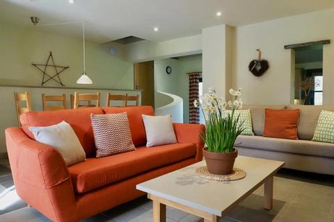 3 bedroom cottage to rent, Nythfa, Hushwing Living, St Florence